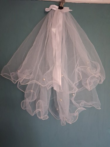 White veil tier - veil, 2